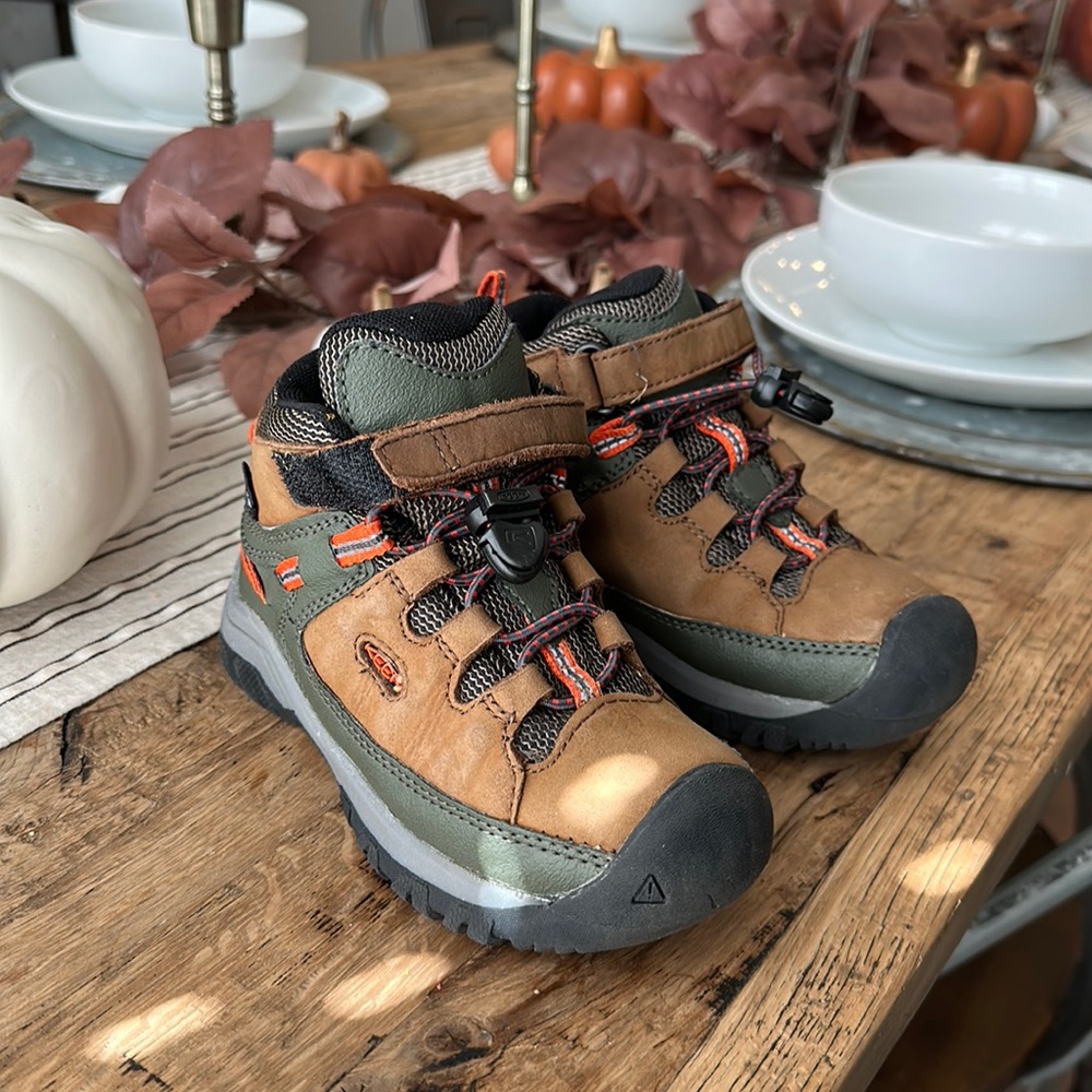 KEEN Kids

Targhee Mid Waterproof - size 10c